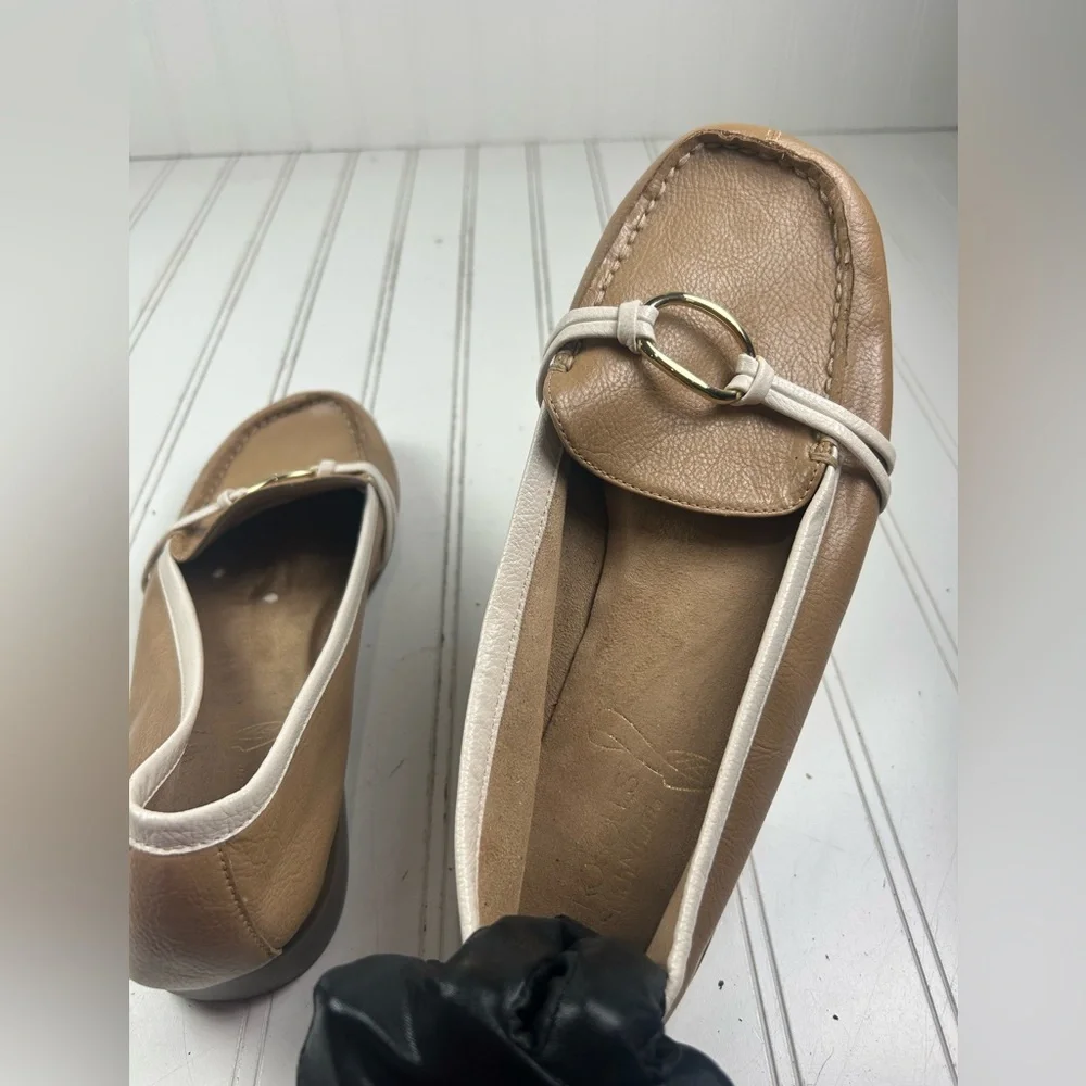 Aerosoles Beige Silver Dubious Slip-on Loafers Womenโs Size 11M - Picture 6 of 11